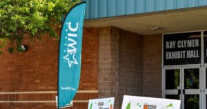 Chương trình WIC cung cấp thực phẩm cho phụ nữ và trẻ em có nguy cơ cạn kiệt tài trợ nếu chính phủ đóng cửa kéo dài 16 Chương trình WIC cung cấp thực phẩm cho phụ nữ và trẻ em có nguy cơ cạn kiệt tài trợ nếu chính phủ đóng cửa kéo dài