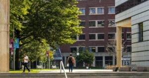 MIT từ chối chương trình nghị sự của chính quyền Trump để đổi lấy lợi ích tài trợ 19 MIT từ chối chương trình nghị sự của chính quyền Trump để đổi lấy lợi ích tài trợ