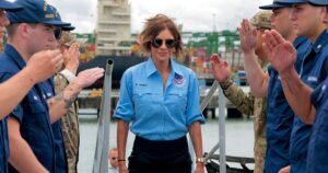 Lính Tuần Duyên sẽ được trả lương trong thời gian chính phủ đóng cửa 21 Lính Tuần Duyên sẽ được trả lương trong thời gian chính phủ đóng cửa