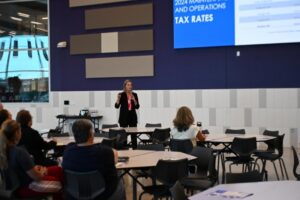 Cử Tri Denton ISD Sẽ Bỏ Phiếu Về Thu Thuế Giáo Dục, Có Thể Tạo Thặng Dư Ngân Sách 26 Triệu Đô La 15 Cử Tri Denton ISD Sẽ Bỏ Phiếu Về Thu Thuế Giáo Dục, Có Thể Tạo Thặng Dư Ngân Sách 26 Triệu Đô La