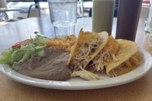 Pollo Picosito mang đến hương vị Tex-Mex pha trộn phong cách Bờ Tây tại Live Oak 7 Pollo Picosito mang đến hương vị Tex-Mex pha trộn phong cách Bờ Tây tại Live Oak