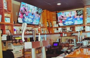 Mutt’s Last Stand Đem Karaoke, Đêm Nhạc Mở và Hài Kịch Đến Smithville 9 Mutt’s Last Stand Đem Karaoke, Đêm Nhạc Mở và Hài Kịch Đến Smithville