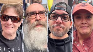 Biểu tình 'Không Vua' tại New York: Hàng chục ngàn người xuống đường phản đối Tổng Thống Donald Trump 9 Biểu tình ‘Không Vua’ tại New York: Hàng chục ngàn người xuống đường phản đối Tổng Thống Donald Trump