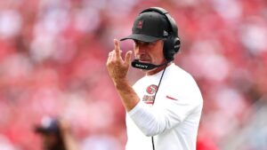 HLV 49ers nói về vụ cãi nhau nảy lửa với cầu thủ Jauan Jennings 7 HLV 49ers nói về vụ cãi nhau nảy lửa với cầu thủ Jauan Jennings