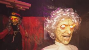 Bản tin Halloween: Hãng Luật Biến Thành Ngôi Nhà Ma Ám Miễn Phí 3 Bản tin Halloween: Hãng Luật Biến Thành Ngôi Nhà Ma Ám Miễn Phí