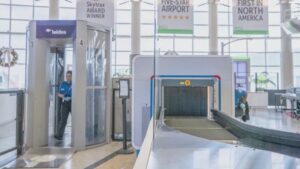 Chính phủ đóng cửa sẽ ảnh hưởng đến hành khách tại hai phi trường Houston, theo FAA 20 Chính phủ đóng cửa sẽ ảnh hưởng đến hành khách tại hai phi trường Houston, theo FAA