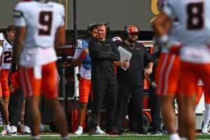 Xếp hạng Pac-12: Boise State và WSU dẫn đầu khi Oregon State sa thải Trent Bray 8 Xếp hạng Pac-12: Boise State và WSU dẫn đầu khi Oregon State sa thải Trent Bray