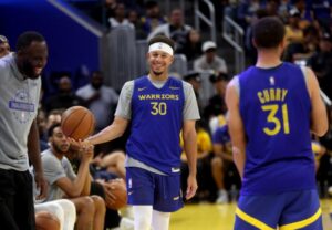 Lý do đội Warriors buộc phải cắt hợp đồng Seth Curry 6 Lý do đội Warriors buộc phải cắt hợp đồng Seth Curry