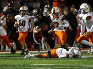 Woodside vượt qua bất lợi hiệp một, đánh bại HMB để tiếp tục bất bại 8 Woodside vượt qua bất lợi hiệp một, đánh bại HMB để tiếp tục bất bại