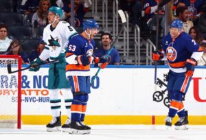 Sai lầm phòng ngự khiến Sharks vẫn chưa thắng sau trận thua Islanders 6 Sai lầm phòng ngự khiến Sharks vẫn chưa thắng sau trận thua Islanders