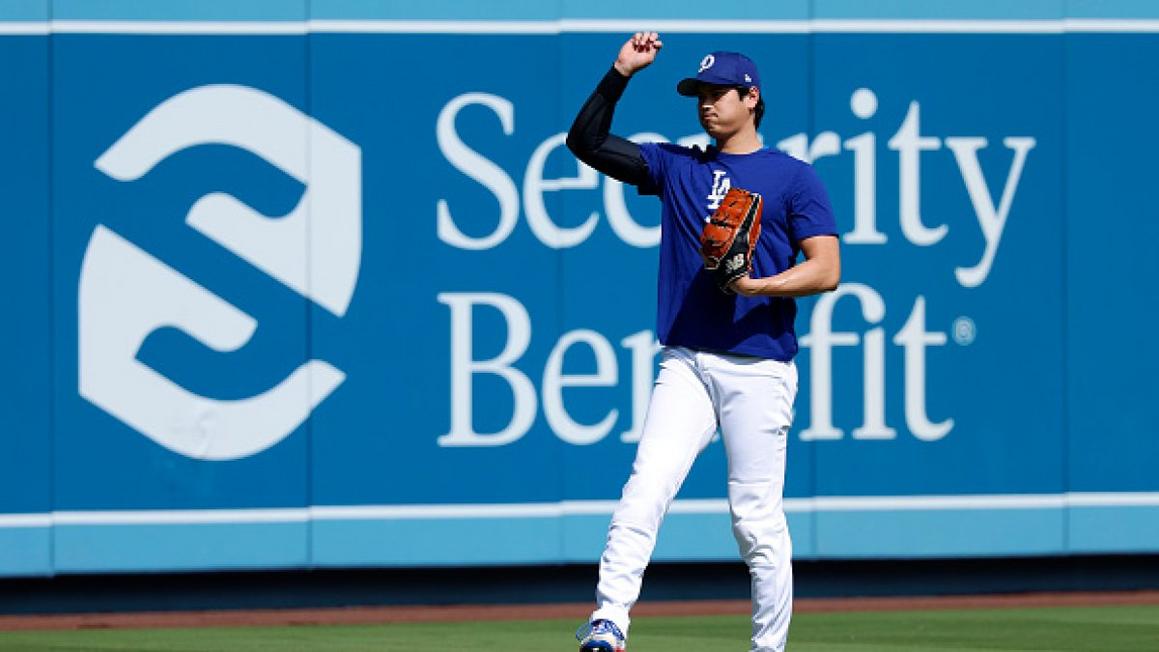Shohei Ohtani gây sốc đồng đội khi lần đầu đánh bóng mùa này, đánh quả home run văng ra khỏi sân Dodger 1 GettyImages 2240167979