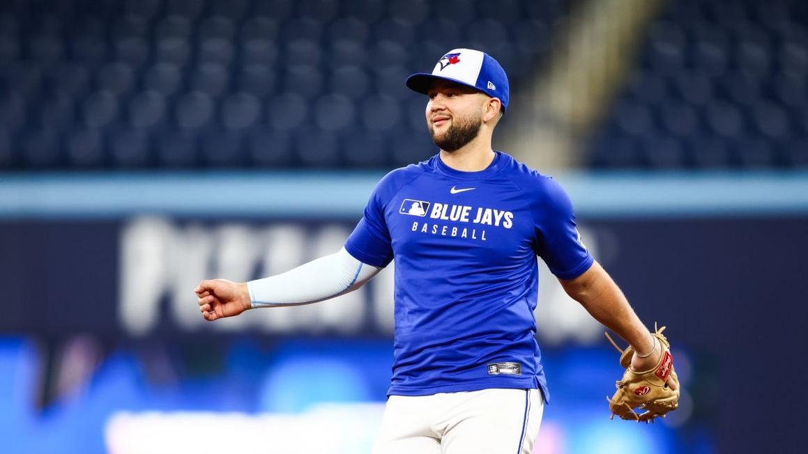 Cầu thủ Bo Bichette của Blue Jays vắng mặt trong đội hình xuất phát Game 2 World Series 1 GettyImages 2242548516