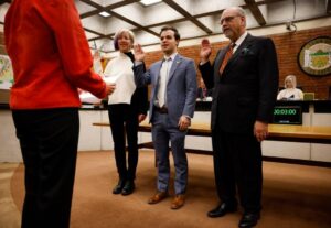 Vụ kiện phỉ báng nhắm vào Hội Viên Hội Đồng Los Gatos bị bác bỏ 5 Vụ kiện phỉ báng nhắm vào Hội Viên Hội Đồng Los Gatos bị bác bỏ