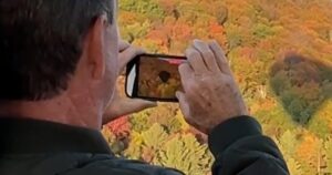 Du khách ngắm cảnh lá mùa thu Vermont từ trên không 24 Du khách ngắm cảnh lá mùa thu Vermont từ trên không