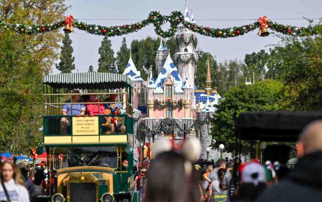 Disneyland Đóng Cửa 7 Khu Vui Chơi Trước Mùa Lễ Giáng Sinh Bận Rộn 5 Disneyland Đóng Cửa 7 Khu Vui Chơi Trước Mùa Lễ Giáng Sinh Bận Rộn