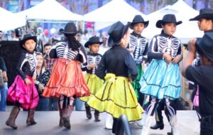 Vì sao lễ hội Dia de los Muertos ở San Jose năm nay có thể trầm lắng hơn? 13 Vì sao lễ hội Dia de los Muertos ở San Jose năm nay có thể trầm lắng hơn?