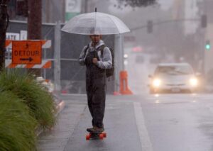 Vùng Vịnh America đón trận mưa lớn đầu mùa 2 Vùng Vịnh America đón trận mưa lớn đầu mùa