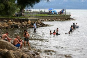 Thị trưởng South Lake Tahoe từ chức vì biển thủ 24 Thị trưởng South Lake Tahoe từ chức vì biển thủ