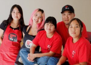 Ông bố ở Woodside mang trà Kung Fu đến Redwood City 5 Ông bố ở Woodside mang trà Kung Fu đến Redwood City