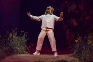 Cố vấn của Tổng Thống Donald Trump: ICE sẽ hiện diện tại Super Bowl 2026 với Bad Bunny biểu diễn 18 Cố vấn của Tổng Thống Donald Trump: ICE sẽ hiện diện tại Super Bowl 2026 với Bad Bunny biểu diễn