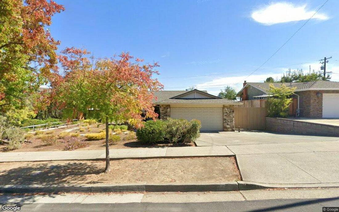 Ngôi nhà 1.498 bộ vuông ở Los Gatos được bán với giá 2,19 triệu đô la 1 What 2190000 bought on More Avenue A Santa Clara County home