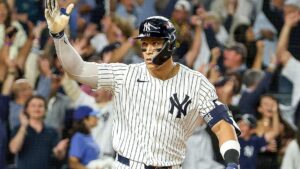 Aaron Judge dẫn dắt Yankees lội ngược dòng lịch sử trước Blue Jays 9 Aaron Judge dẫn dắt Yankees lội ngược dòng lịch sử trước Blue Jays
