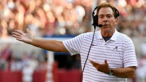 HLV Nick Saban đổ lỗi cho tình trạng bóng bầu dục đại học về việc sa thải hàng loạt huấn luyện viên 8 HLV Nick Saban đổ lỗi cho tình trạng bóng bầu dục đại học về việc sa thải hàng loạt huấn luyện viên