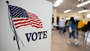 Cử tri California yêu cầu xuất trình giấy tờ tùy thân khi đi bầu 21 Cử tri California yêu cầu xuất trình giấy tờ tùy thân khi đi bầu