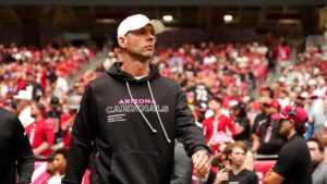 Huấn luyện viên Cardinals Jonathan Gannon bị NFLPA điều tra sau cáo buộc đánh cầu thủ