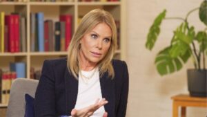 Cheryl Hines xúc động kể về cái chết của cháu trai, tìm thấy lẽ sống trong chiến dịch tranh cử của chồng RFK Jr. 10 Cheryl Hines xúc động kể về cái chết của cháu trai, tìm thấy lẽ sống trong chiến dịch tranh cử của chồng RFK Jr.