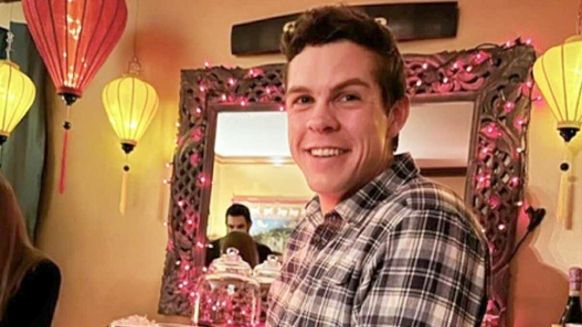 Địa điểm tổ chức đám cưới bị chỉ trích vì 'kiếm tiền trên nỗi đau' khi giữ tiền đặt cọc 18.000 đô la 1 christopher perry wedding death controversy 1