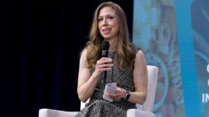 Chelsea Clinton ra mắt podcast 'That Can’t Be True' để chống lại thông tin sai lệch về sức khỏe 6 Chelsea Clinton ra mắt podcast ‘That Can’t Be True’ để chống lại thông tin sai lệch về sức khỏe