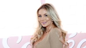 Courtney Stodden phê phán hôn nhân trẻ em là 'bí mật bẩn thỉu của Mỹ' 10 Courtney Stodden phê phán hôn nhân trẻ em là ‘bí mật bẩn thỉu của Mỹ’