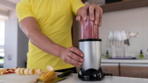 Tranh cãi trên mạng về tiếng máy xay sinh tố lúc 5:30 sáng 5 Tranh cãi trên mạng về tiếng máy xay sinh tố lúc 5:30 sáng