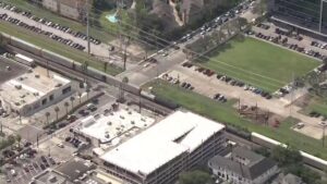 Hỏa xa kẹt trên đường ray, giao lộ Houston tê liệt 16 Hỏa xa kẹt trên đường ray, giao lộ Houston tê liệt