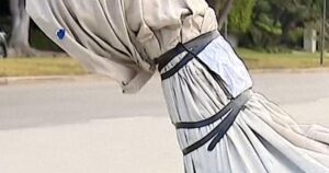 Khủng long đồ chơi bị đánh cắp đã được trả lại kèm lời xin lỗi 26 Khủng long đồ chơi bị đánh cắp đã được trả lại kèm lời xin lỗi