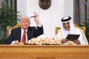 Tổng Thống Donald Trump bảo đảm an ninh cho Qatar, nâng cấp thành đồng minh gần NATO 21 Tổng Thống Donald Trump bảo đảm an ninh cho Qatar, nâng cấp thành đồng minh gần NATO