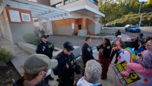 Chính quyền Tổng thống Trump tìm cách gỡ bỏ lệnh cấm triển khai Vệ binh Quốc gia tại Portland 20 Chính quyền Tổng thống Trump tìm cách gỡ bỏ lệnh cấm triển khai Vệ binh Quốc gia tại Portland