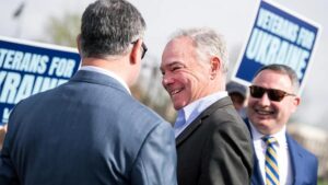 Dân biểu Vindman kêu gọi ủng hộ ứng cử viên Jay Jones sau tin nhắn bạo lực 21 Dân biểu Vindman kêu gọi ủng hộ ứng cử viên Jay Jones sau tin nhắn bạo lực