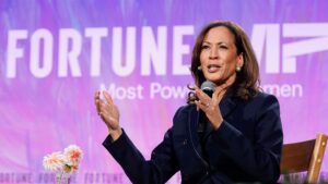 Kamala Harris nói Biden đã mắc sai lầm lớn khi không mời Elon Musk dự sự kiện xe điện năm 2021 14 Kamala Harris nói Biden đã mắc sai lầm lớn khi không mời Elon Musk dự sự kiện xe điện năm 2021