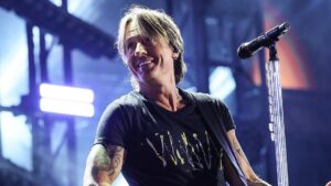 Keith Urban có khoảnh khắc khó xử với fan tên Nicole tại hòa nhạc ở Nashville 7 Keith Urban có khoảnh khắc khó xử với fan tên Nicole tại hòa nhạc ở Nashville