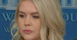 Bà Karoline Leavitt bàn về khả năng cắt giảm nhân sự 9 Bà Karoline Leavitt bàn về khả năng cắt giảm nhân sự