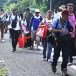 Đoàn di dân Cuba hướng về Mexico City khi chính sách của Tổng Thống Donald Trump ngăn cản họ đến Mỹ 31 Đoàn di dân Cuba hướng về Mexico City khi chính sách của Tổng Thống Donald Trump ngăn cản họ đến Mỹ
