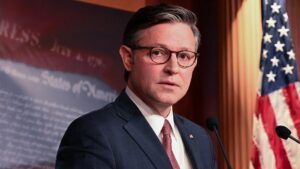 Arizona kiện Chủ tịch Hạ viện Mike Johnson vì trì hoãn tuyên thệ của Dân biểu mới 18 Arizona kiện Chủ tịch Hạ viện Mike Johnson vì trì hoãn tuyên thệ của Dân biểu mới