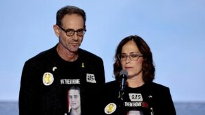 Gia đình con tin Mỹ-Israel lo sợ mất con vĩnh viễn vì Hamas không trả lại hài cốt 15 Gia đình con tin Mỹ-Israel lo sợ mất con vĩnh viễn vì Hamas không trả lại hài cốt