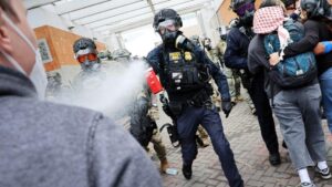 Thẩm Phán Chặn Đứng Kế Hoạch Triển Khai Vệ Binh Quốc Gia đến Oregon 6 Thẩm Phán Chặn Đứng Kế Hoạch Triển Khai Vệ Binh Quốc Gia đến Oregon