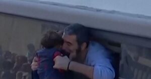 Tù nhân Palestine về Khan Younis sau thỏa thuận ngừng bắn 10 Tù nhân Palestine về Khan Younis sau thỏa thuận ngừng bắn