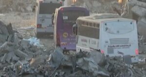 Xe Chữ Thập Đỏ Chở Con Tin Tại Gaza 6 Xe Chữ Thập Đỏ Chở Con Tin Tại Gaza