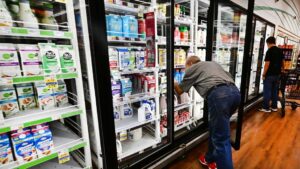 Niềm tin người tiêu dùng sụt giảm khi nguy cơ đóng cửa chính phủ đe dọa thiệt hại kinh tế 14 Niềm tin người tiêu dùng sụt giảm khi nguy cơ đóng cửa chính phủ đe dọa thiệt hại kinh tế