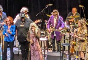 Đại nhạc hội tôn vinh huyền thoại âm nhạc Emmylou Harris 3 Đại nhạc hội tôn vinh huyền thoại âm nhạc Emmylou Harris